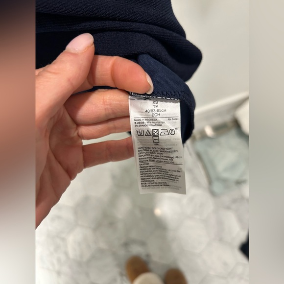 Banana Republic one shoulder top - Picture 4 of 5